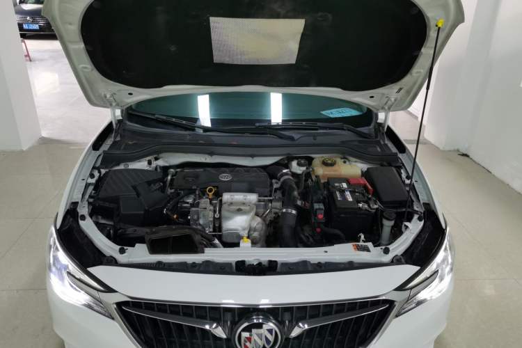 Used Buick GT 2019 18T Automatic Connected Elite Model China VI Standard Engine Bay