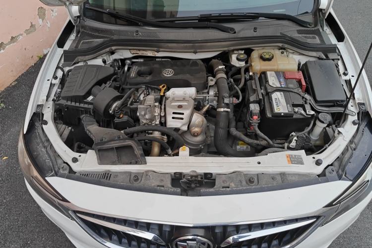 Used Buick GT 2019 15T Dual-Clutch Connected Elite Model China VI Engine Bay
