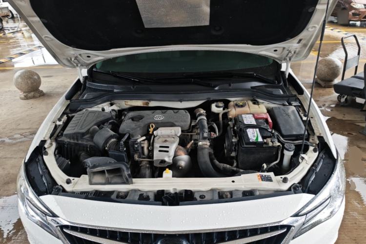 Used Buick GT 2019 15T Dual-Clutch Connected Elite Version China V Standard Engine Bay