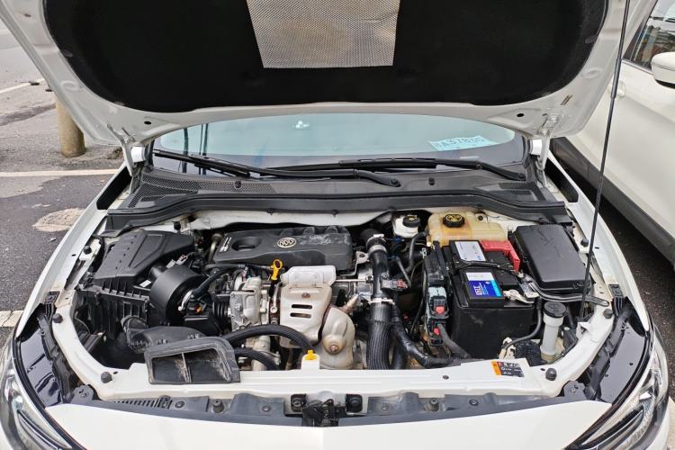 Used Buick GT 2019 15T Dual-Clutch Advanced Version China VI Standard Engine Bay