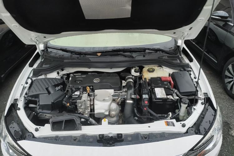 Used Buick GT 2019 18T Automatic Connected Elite Model China VI Standard Engine Bay
