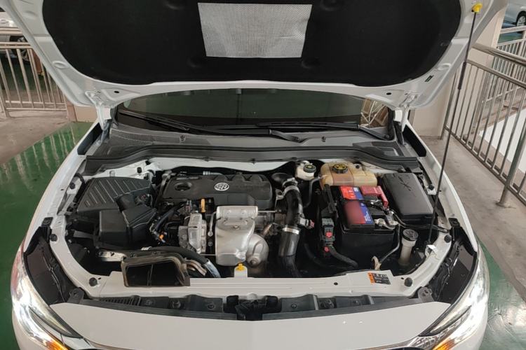 Used Buick GT 2019 18T Automatic Connected Elite Model China VI Standard Engine Bay