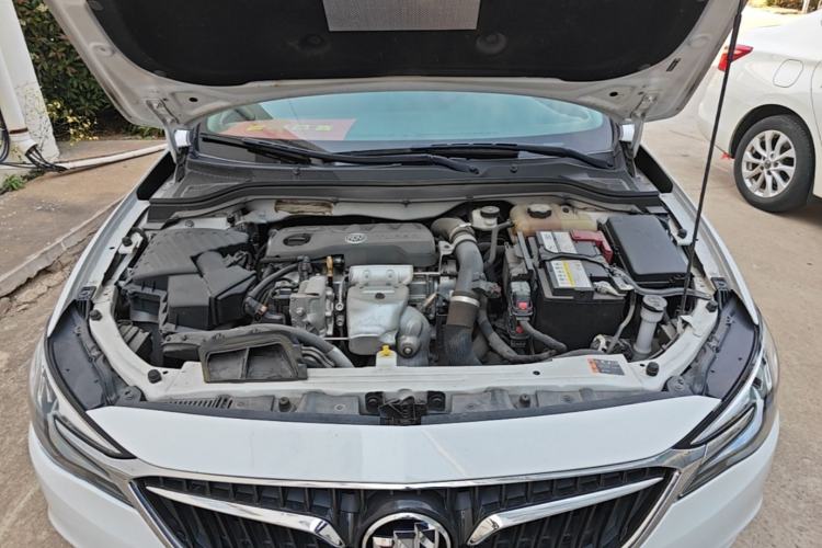 Used Buick GT 2019 18T Automatic Connected Elite Model China VI Standard Engine Bay