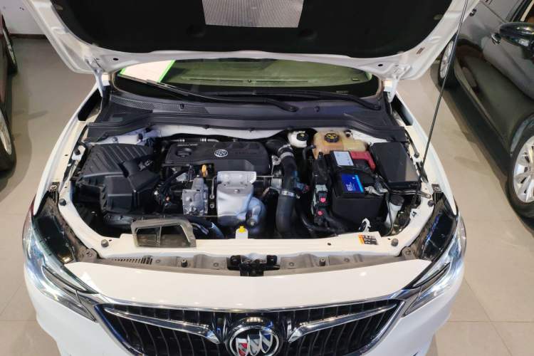 Used Buick GT 2019 18T Automatic Connected Elite Model China VI Standard Engine Bay