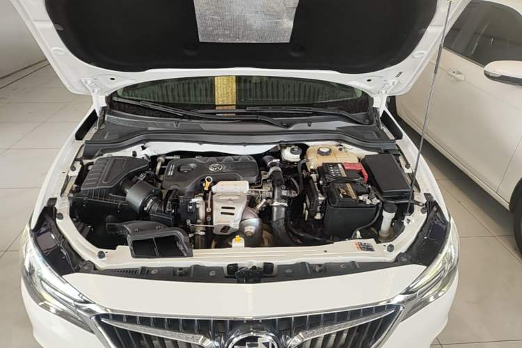 Used Buick GT 2019 15T Dual-Clutch Connected Elite Version China V Standard Engine Bay
