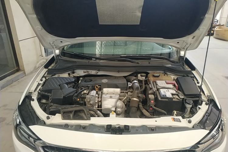 Used Buick GT 2019 18T Automatic Connected Elite Model China VI Standard Engine Bay