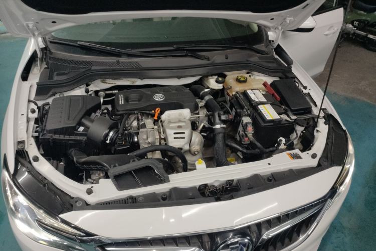 Used Buick GT 2019 15T Dual-Clutch Connected Elite Model China VI Engine Bay