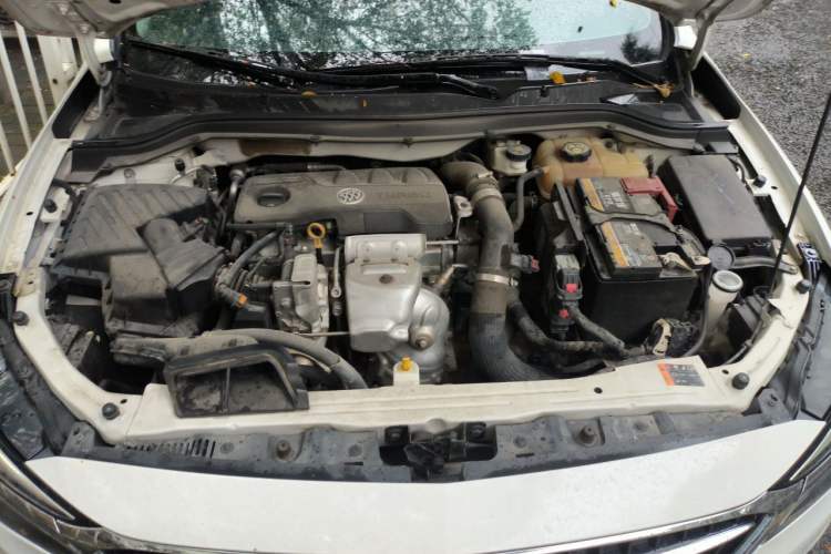 Used Buick GT 2019 18T Automatic Connected Elite Model China VI Standard Engine Bay