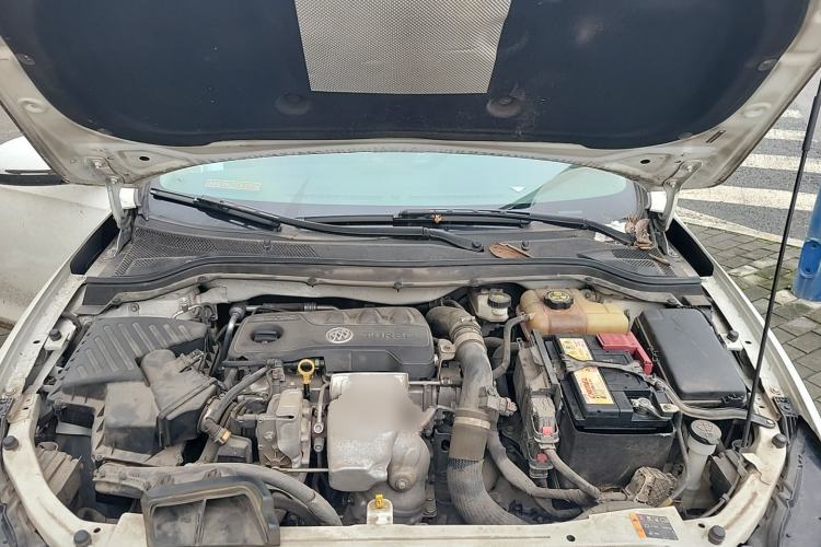 Used Buick GT 2019 18T Automatic Connected Elite Model China VI Standard Engine Bay