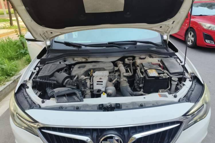 Used Buick GT 2019 15T Dual-Clutch Connected Elite Version China V Standard Engine Bay