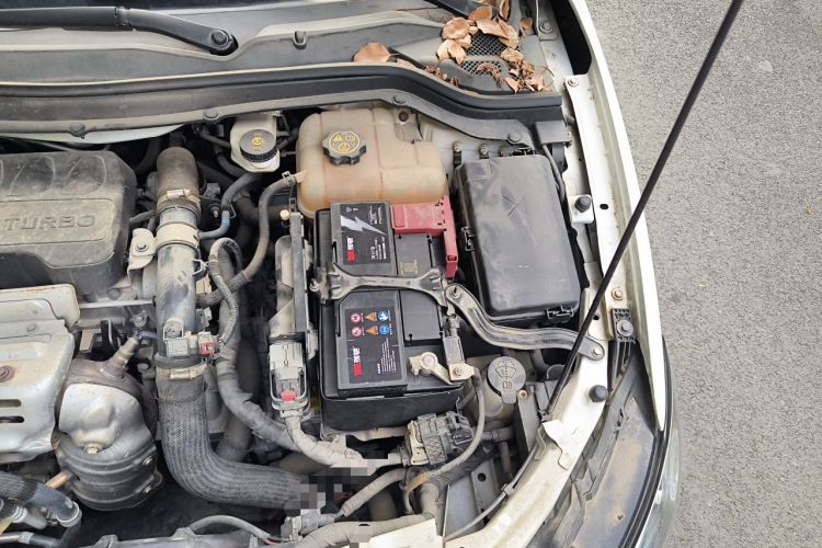 Used Buick GT 2019 15T Dual-Clutch Connected Elite Model China VI Engine Bay Left