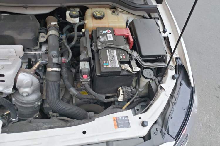 Used Buick GT 2019 15T Dual-Clutch Connected Elite Model China VI Engine Bay Left