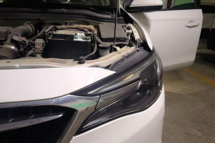 Used Buick GT 2019 18T Automatic Connected Elite Model China VI Standard Engine Bay Left