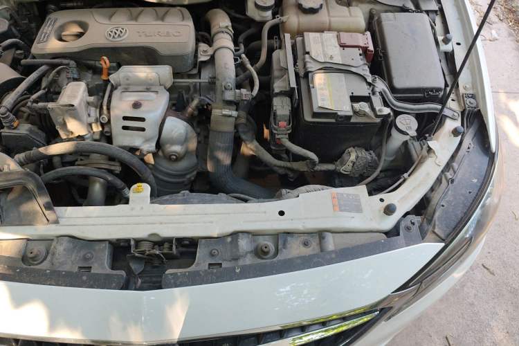 Used Buick GT 2019 15T Manual Elite Version China VI Standard Engine Bay Left