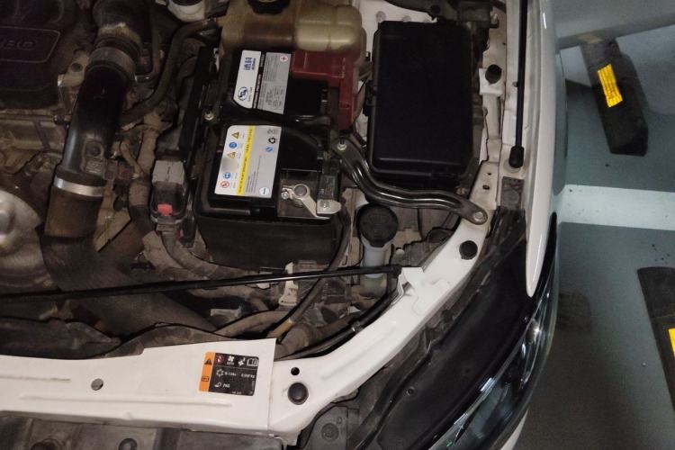 Used Buick GT 2019 18T Automatic Connected Flagship Version China VI Standard Engine Bay Left
