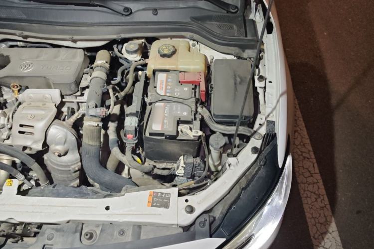 Used Buick GT 2019 15T Dual-Clutch Connected Elite Model China VI Engine Bay Left