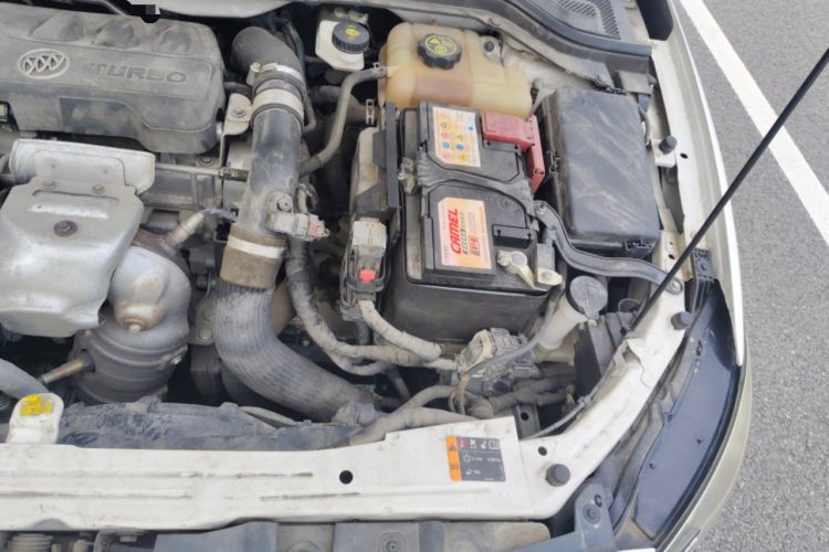 Used Buick GT 2019 18T Automatic Connected Elite Model China VI Standard Engine Bay Left