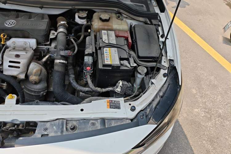 Used Buick GT 2019 15T Dual-Clutch Connected Elite Model China VI Engine Bay Left