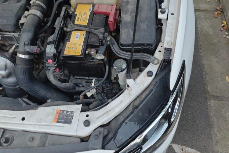 Used Buick GT 2019 18T Automatic Connected Elite Model China VI Standard Engine Bay Left