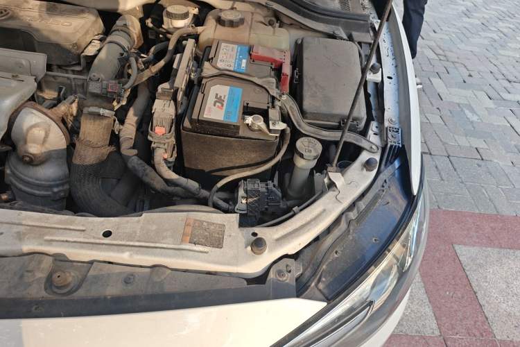Used Buick GT 2019 15T Dual-Clutch Connected Elite Model China VI Engine Bay Left