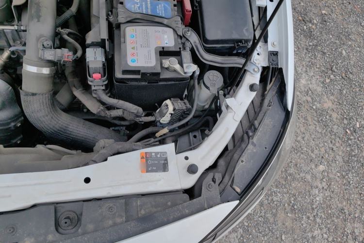 Used Buick GT 2019 18T Automatic Connected Elite Model China VI Standard Engine Bay Left