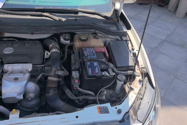 Used Buick GT 2019 18T Automatic Connected Flagship Version China VI Standard Engine Bay Left