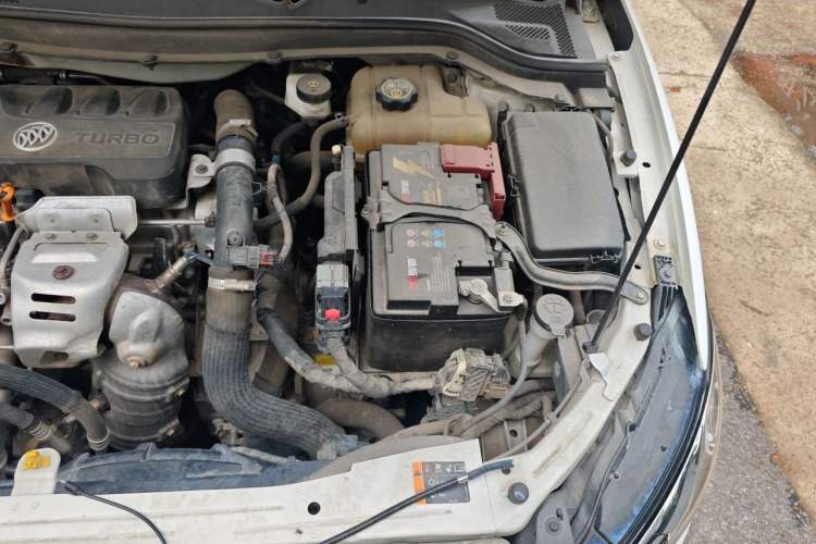 Used Buick GT 2019 15T Dual-Clutch Connected Elite Model China VI Engine Bay Left