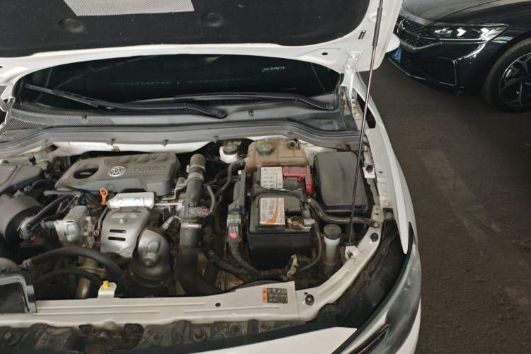 Used Buick GT 2019 15T Dual-Clutch Connected Elite Model China VI Engine Bay Left