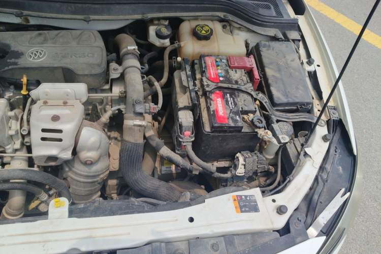 Used Buick GT 2019 15T Dual-Clutch Connected Elite Model China VI Engine Bay Left