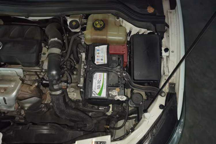 Used Buick GT 2019 18T Automatic Connected Flagship Version China VI Standard Engine Bay Left