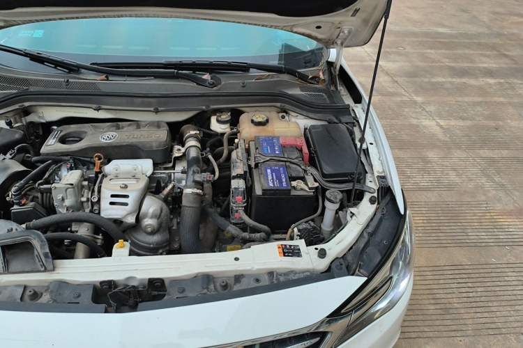 Used Buick GT 2019 15T Dual-Clutch Connected Elite Model China VI Engine Bay Left