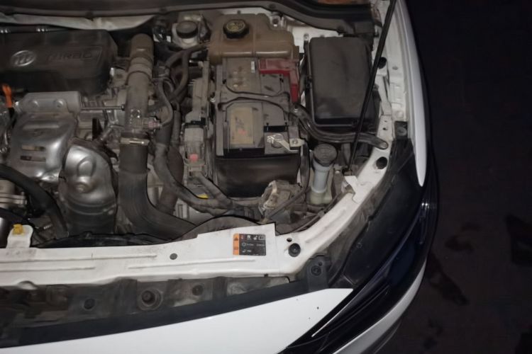 Used Buick GT 2019 15T Dual-Clutch Connected Elite Model China VI Engine Bay Left