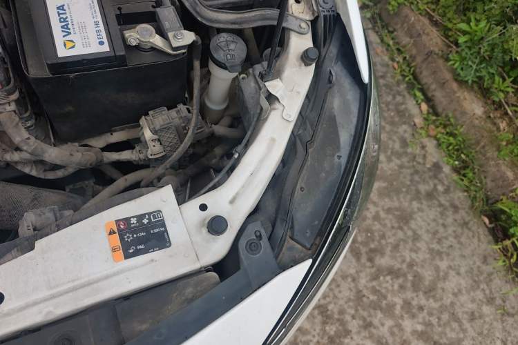 Used Buick GT 2019 18T Automatic Connected Elite Model China VI Standard Engine Bay Left