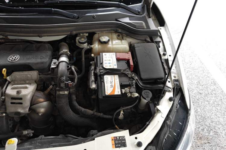 Used Buick GT 2019 15T Dual-Clutch Connected Elite Model China VI Engine Bay Left