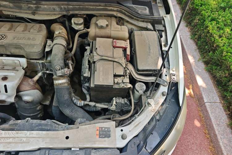 Used Buick GT 2019 18T Automatic Connected Elite Model China V Standard Engine Bay Left