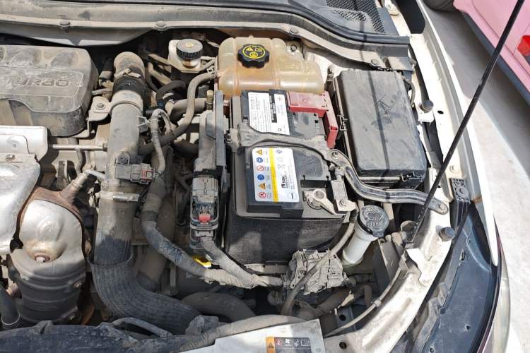 Used Buick GT 2019 15T Dual-Clutch Connected Elite Model China VI Engine Bay Left