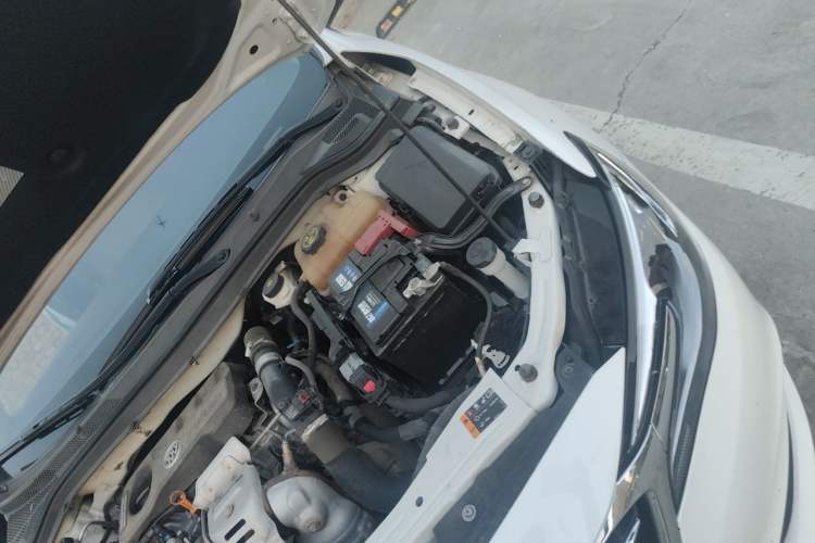 Used Buick GT 2019 15T Dual-Clutch Connected Elite Model China VI Engine Bay Left
