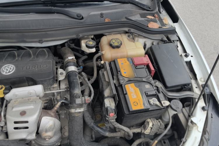Used Buick GT 2019 15T Dual-Clutch Connected Elite Model China VI Engine Bay Left