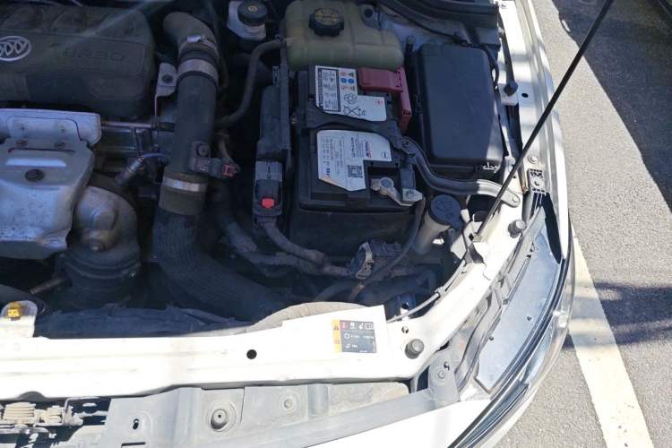 Used Buick GT 2019 18T Automatic Connected Elite Model China VI Standard Engine Bay Left