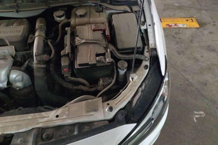 Used Buick GT 2019 15T Dual-Clutch Connected Elite Model China VI Engine Bay Left