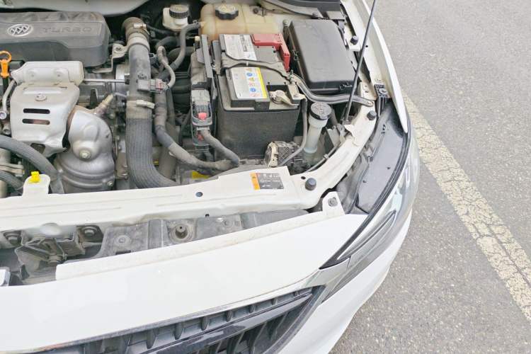 Used Buick GT 2019 15T Dual-Clutch Connected Elite Model China VI Engine Bay Left