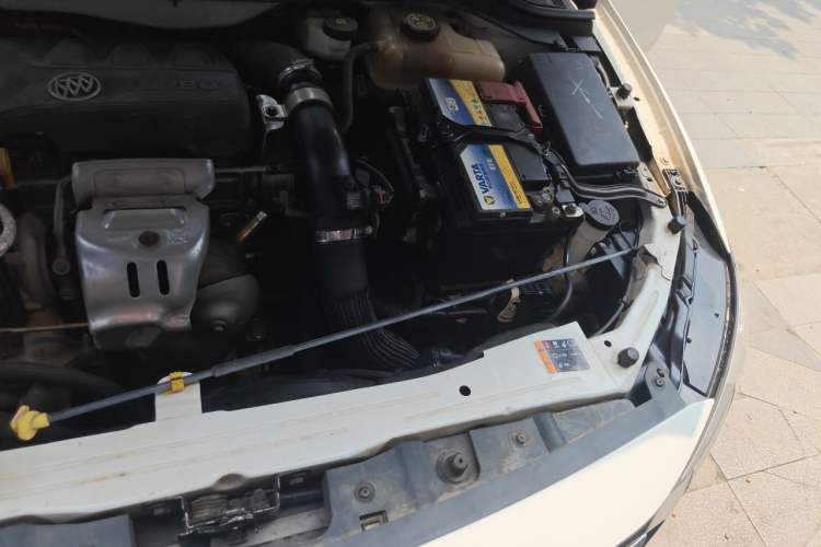 Used Buick GT 2019 18T Automatic Connected Elite Model China V Standard Engine Bay Left