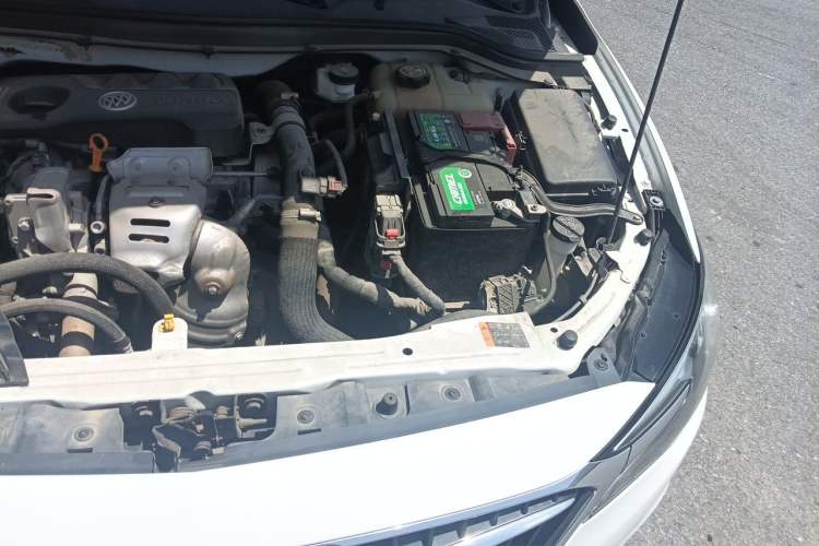 Used Buick GT 2019 15T Dual-Clutch Connected Elite Model China VI Engine Bay Left