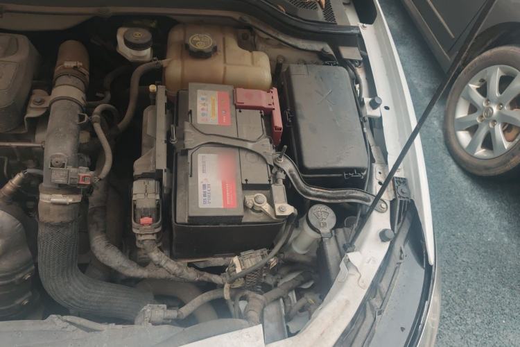 Used Buick GT 2019 15T Dual-Clutch Connected Elite Model China VI Engine Bay Left