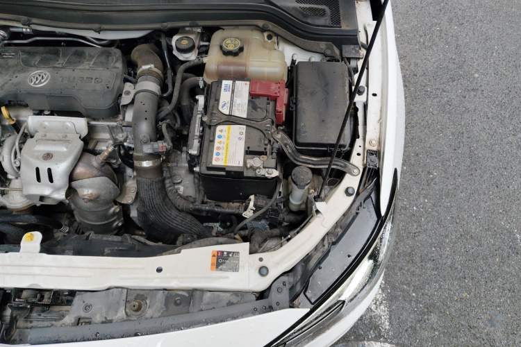 Used Buick GT 2019 18T Automatic Connected Elite Model China V Standard Engine Bay Left