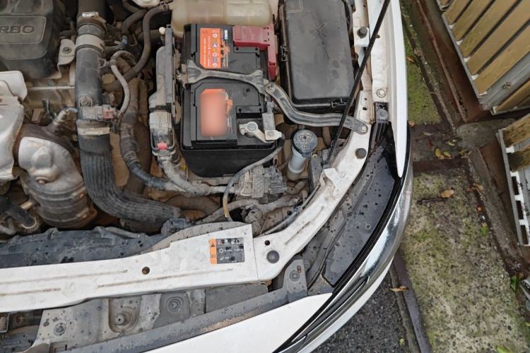 Used Buick GT 2019 15T Dual-Clutch Connected Elite Model China VI Engine Bay Left