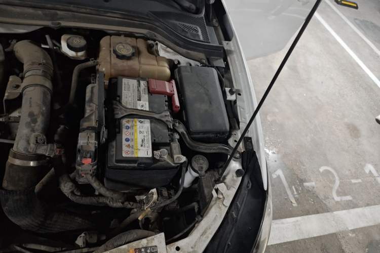 Used Buick GT 2019 18T Automatic Connected Elite Model China VI Standard Engine Bay Left