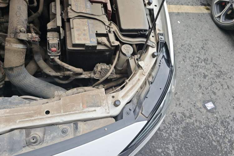 Used Buick GT 2019 18T Automatic Connected Elite Model China VI Standard Engine Bay Left