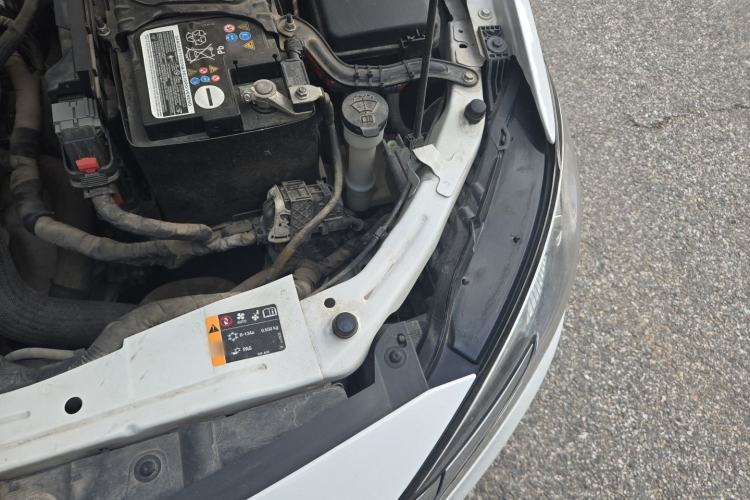 Used Buick GT 2019 15T Manual Elite Version China VI Standard Engine Bay Left