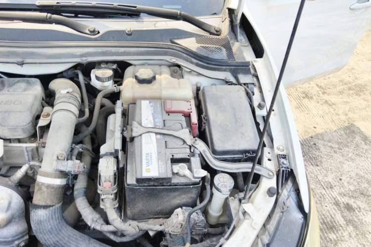 Used Buick GT 2019 18T Automatic Connected Flagship Version China VI Standard Engine Bay Left